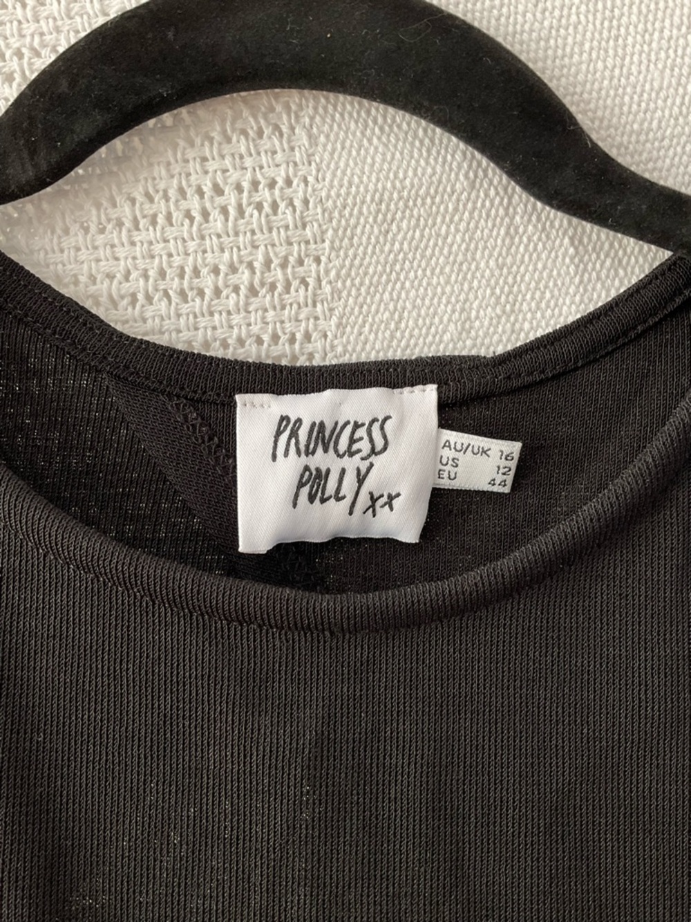 Princess Polly Black Crop Tee - Picture 2 of 6
